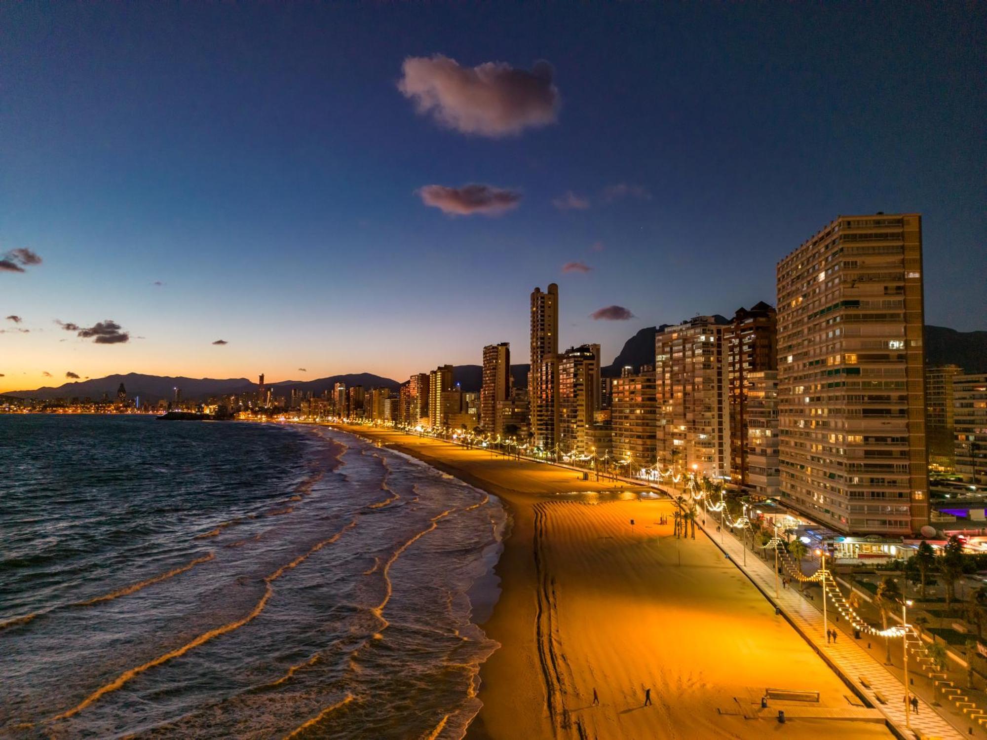 Three Bedrooms Apart In Benidorm Near Beach And Strip Luaran gambar